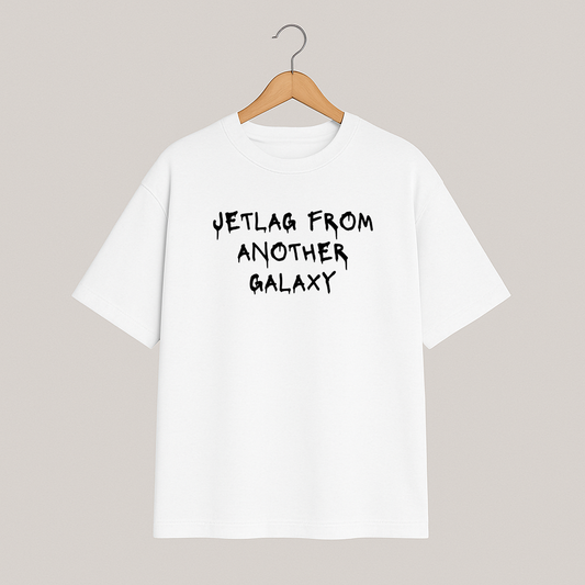 T-shirt oversize COSMIC OUTLAWS "Jetlag from another galaxy"
