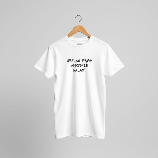 T-shirt COSMIC OUTLAWS "Jetlag from another galaxy"