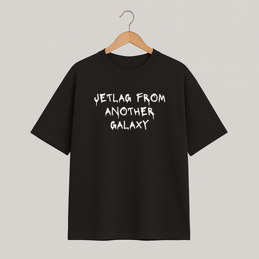 T-shirt oversize COSMIC OUTLAWS "Jetlag from another galaxy"